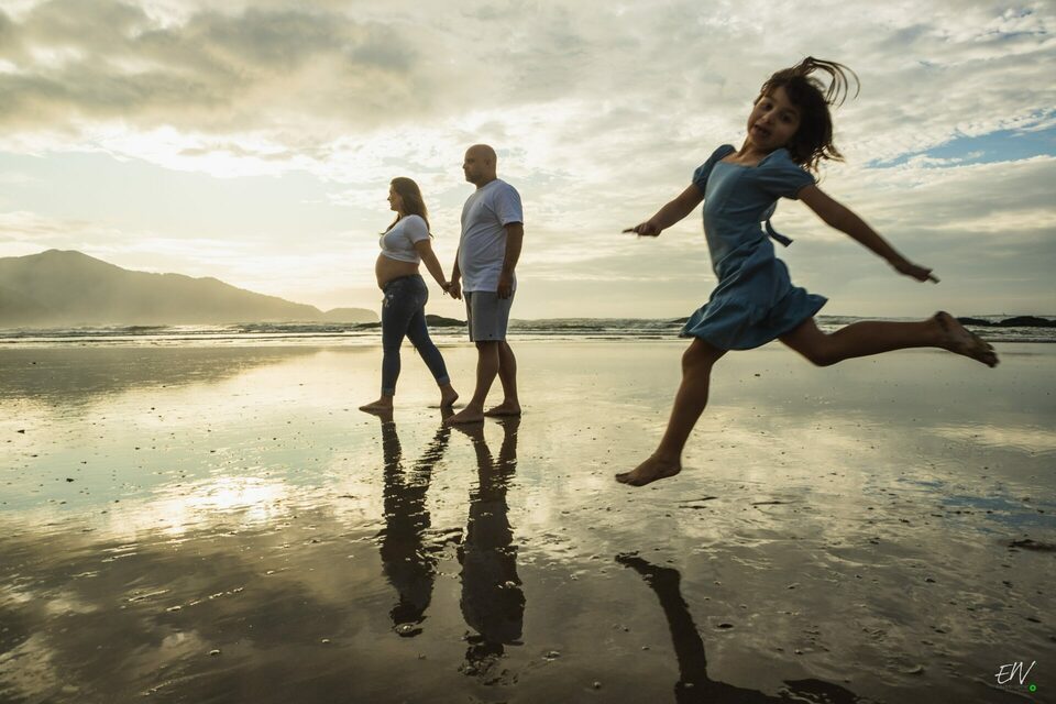 Fotografia de Gestante na Praia Central de Navegantes - Joellen